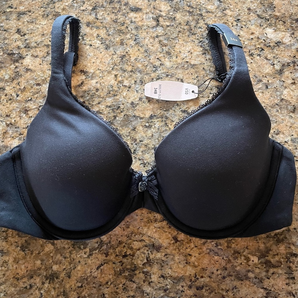 VS sz 34B Black Bra with Lace Trim